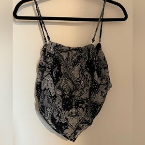 BLACK BANDANA TIE TOP